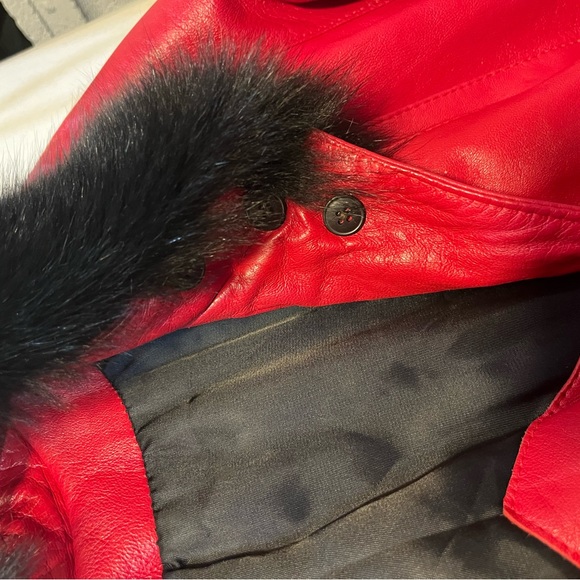 Henig furs long red leather jacket w/ fur trimmings - Picture 9 of 11